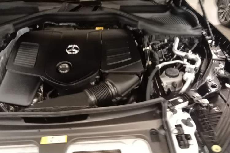 Used Mercedes-Benz GLC 2023 GLC 300 L 4MATIC Luxury 7-Seater Engine Bay Left
