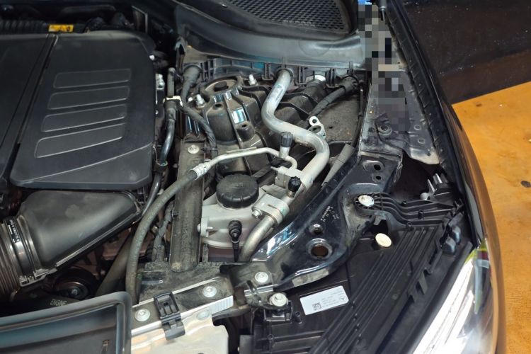 Used Mercedes-Benz GLC 2023 Refreshed GLC 300 L 4MATIC Luxury Version 7 Seats Engine Bay Left