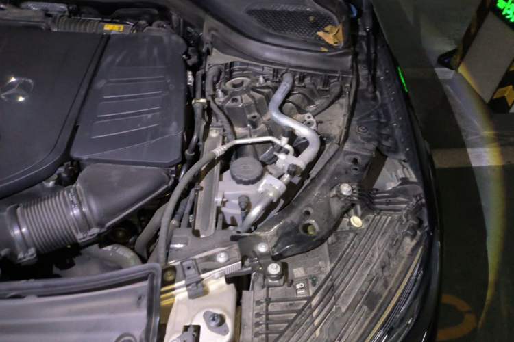 Used Mercedes-Benz GLC 2023 GLC 300 L 4MATIC Luxury 7-Seater Engine Bay Left