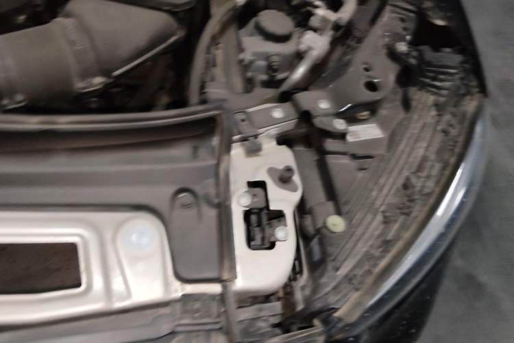 Used Mercedes-Benz GLC 2023 GLC 300 L 4MATIC Dynamic Edition 5-seater Engine Bay Left