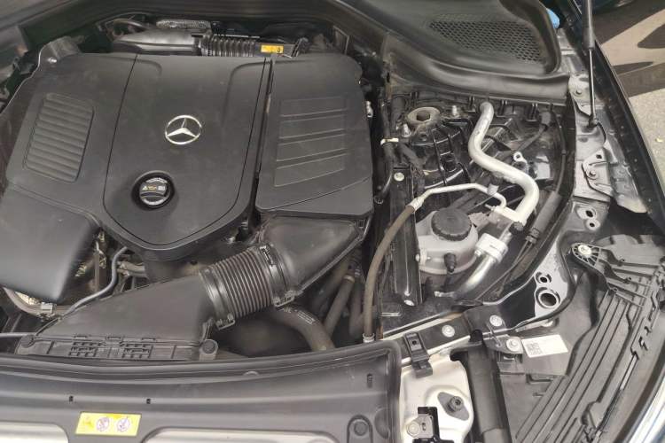 Used Mercedes-Benz GLC 2023 GLC 300 L 4MATIC Dynamic 7-Seater Engine Bay Left