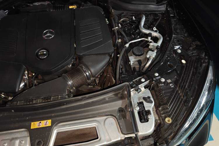 Used Mercedes-Benz GLC 2023 GLC 300 L 4MATIC Luxury 7-Seater Engine Bay Left