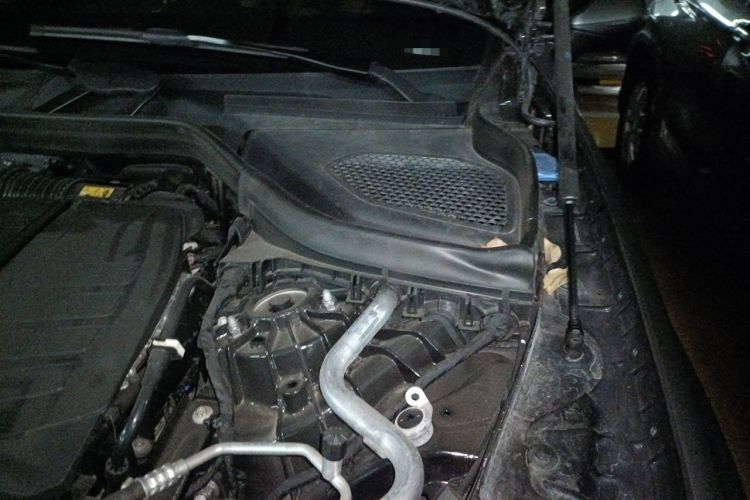 Used Mercedes-Benz GLC 2023 GLC 300 L 4MATIC Dynamic 7-Seater Engine Bay Left