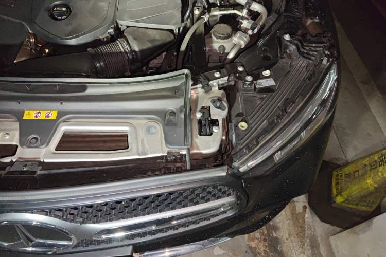 Used Mercedes-Benz GLC 2023 GLC 260 L 4MATIC Luxury 7-Seater Engine Bay Left