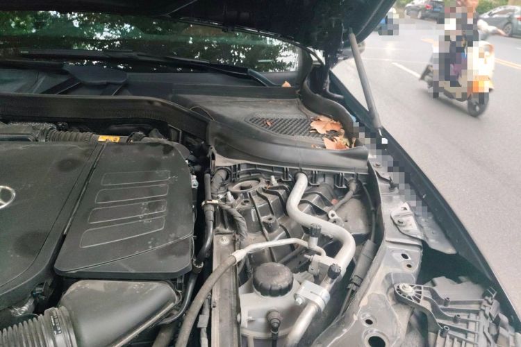 Used Mercedes-Benz GLC 2023 GLC 260 L 4MATIC Dynamic Edition 5-seater Engine Bay Left
