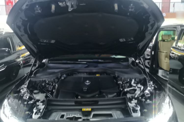 Used Mercedes-Benz GLC 2023 GLC 300 L 4MATIC Dynamic 7-Seater Engine Bay