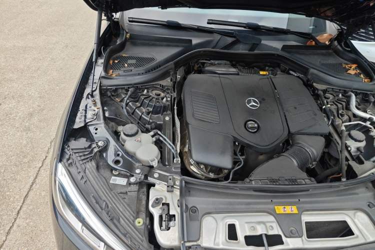 Used Mercedes-Benz GLC 2023 GLC 260 L 4MATIC Dynamic Edition 5-seater Engine Bay Right