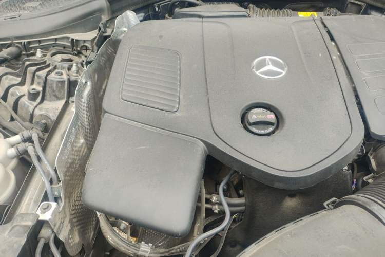 Used Mercedes-Benz GLC 2023 GLC 260 L 4MATIC Luxury Model 5 Seats Engine Bay Right
