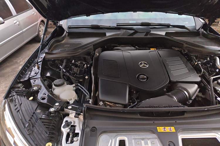 Used Mercedes-Benz GLC 2023 Refreshed GLC 300 L 4MATIC Luxury Version 7 Seats Engine Bay Right