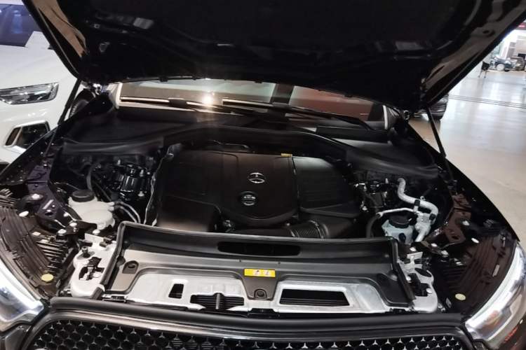 Used Mercedes-Benz GLC 2023 Refreshed GLC 300 L 4MATIC Luxury Version 7 Seats Engine Bay