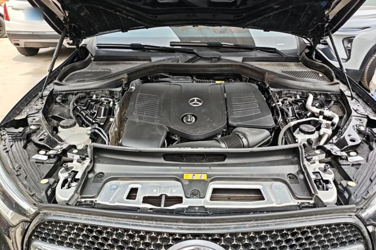 Used Mercedes-Benz GLC 2023 Facelift GLC 260 L 4MATIC Luxury Version 5 Seats Engine Bay