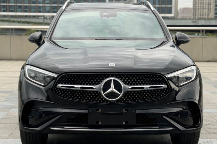 Used Mercedes-Benz GLC 2023 Facelift GLC 260 L 4MATIC Luxury Version 5 Seats Exterior 1