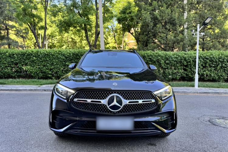 Used Mercedes-Benz GLC 2023 Facelift GLC 260 L 4MATIC Dynamic Version 5 Seats Exterior 1