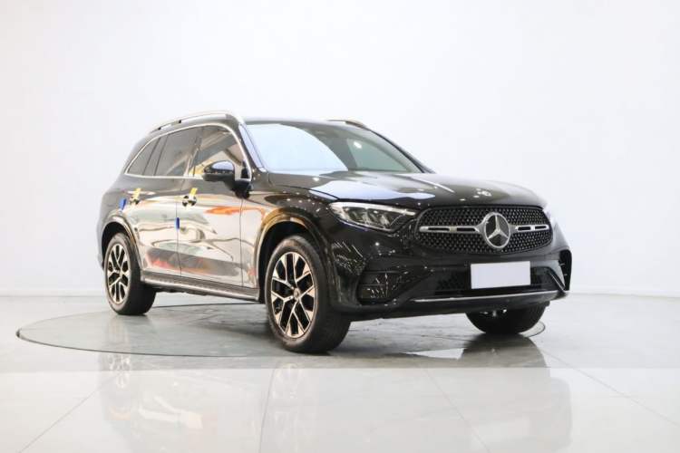 Used Mercedes-Benz GLC 2023 Facelift GLC 260 L 4MATIC Luxury Version 5 Seats Exterior 2