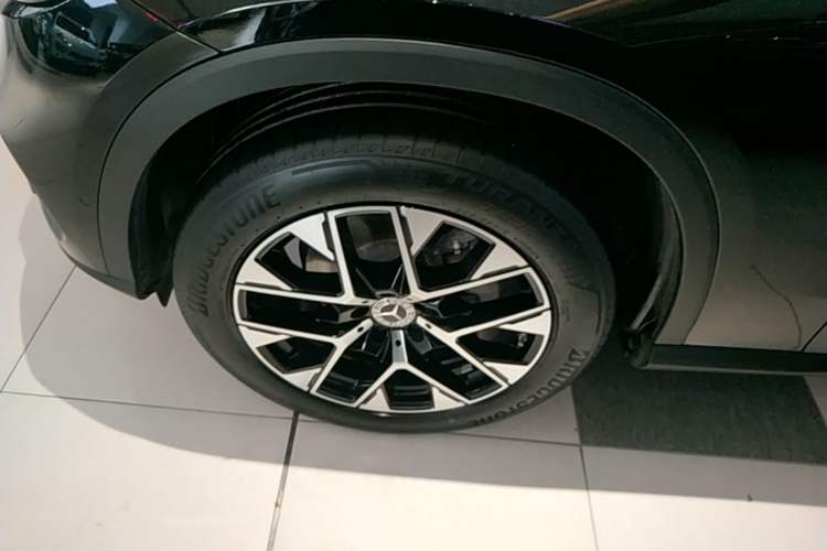 Used Mercedes-Benz GLC 2023 GLC 260 L 4MATIC Dynamic Edition 5-seater Exterior 3