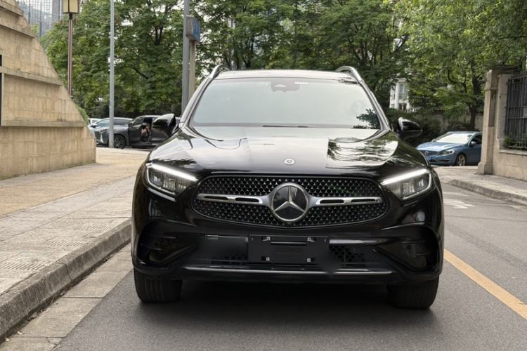 Used Mercedes-Benz GLC 2023 Facelift GLC 260 L 4MATIC Luxury Version 7-Seater Exterior 3