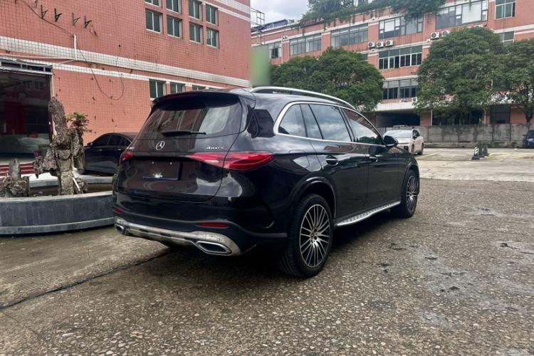 Used Mercedes-Benz GLC 2023 Facelifted GLC 300 L 4MATIC Luxury Version 5 Seats Exterior 3