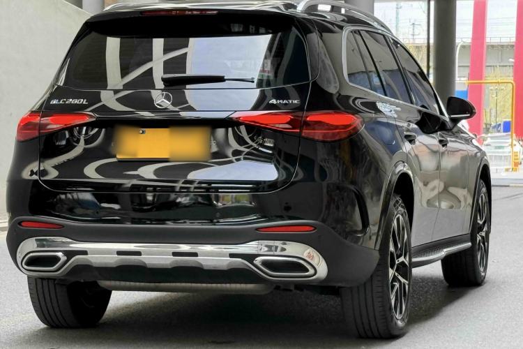 Used Mercedes-Benz GLC 2023 GLC 260 L 4MATIC Luxury 7-Seater Exterior 4