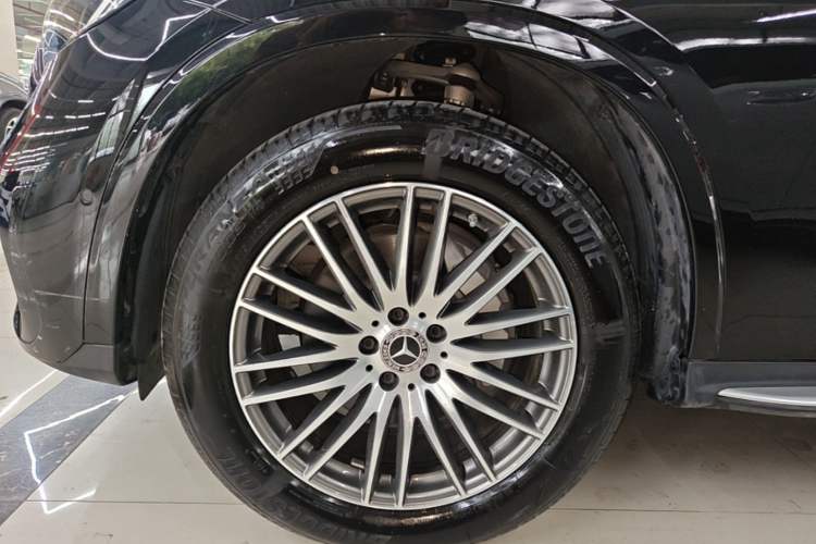 Used Mercedes-Benz GLC 2023 Refreshed GLC 300 L 4MATIC Dynamic Edition 5 Seats Exterior 4