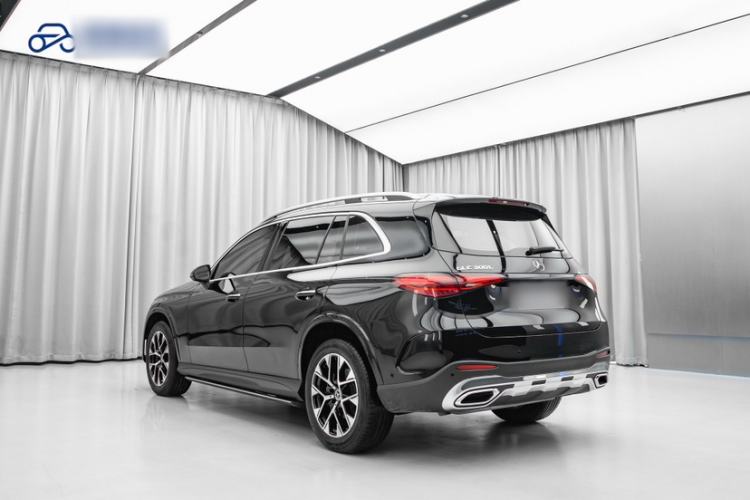 Used Mercedes-Benz GLC 2023 Facelift GLC 260 L 4MATIC Luxury Version 5 Seats Exterior 4
