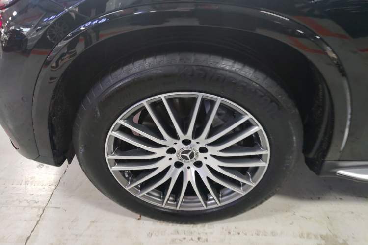 Used Mercedes-Benz GLC 2023 Refreshed GLC 300 L 4MATIC Dynamic Edition 5 Seats Exterior 4