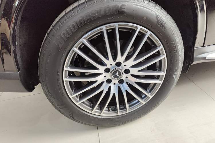 Used Mercedes-Benz GLC 2023 GLC 300 L 4MATIC Dynamic 7-Seater Exterior 5