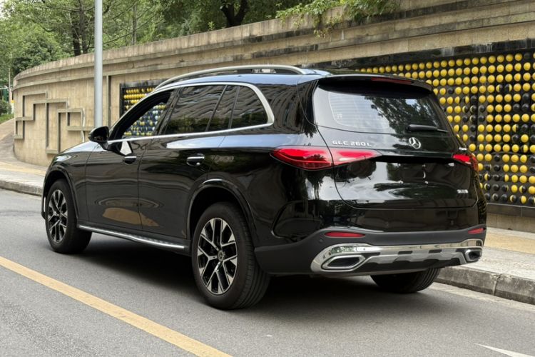 Used Mercedes-Benz GLC 2023 Facelift GLC 260 L 4MATIC Luxury Version 7-Seater Exterior 5