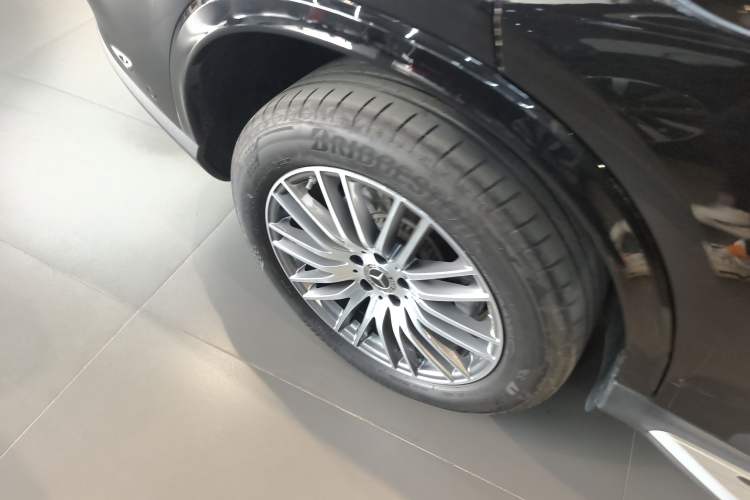 Used Mercedes-Benz GLC 2023 GLC 300 L 4MATIC Dynamic 7-Seater Exterior 5