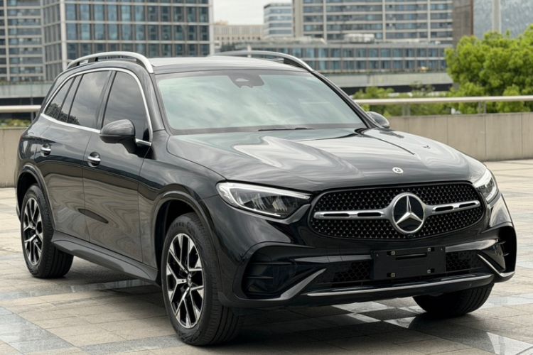 Used Mercedes-Benz GLC 2023 Facelift GLC 260 L 4MATIC Luxury Version 5 Seats Exterior 5