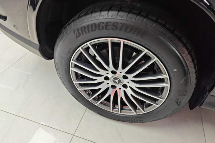 Used Mercedes-Benz GLC 2023 GLC 300 L 4MATIC Dynamic 7-Seater Exterior 5
