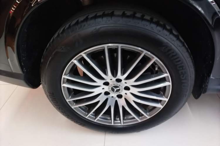 Used Mercedes-Benz GLC 2023 Refreshed GLC 300 L 4MATIC Dynamic Edition 5 Seats Exterior 5
