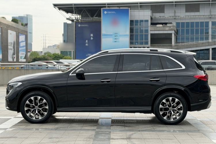 Used Mercedes-Benz GLC 2023 Facelift GLC 260 L 4MATIC Luxury Version 5 Seats Exterior 6