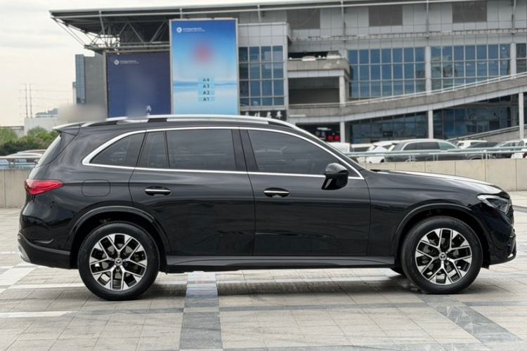 Used Mercedes-Benz GLC 2023 Facelift GLC 260 L 4MATIC Luxury Version 5 Seats Exterior 7