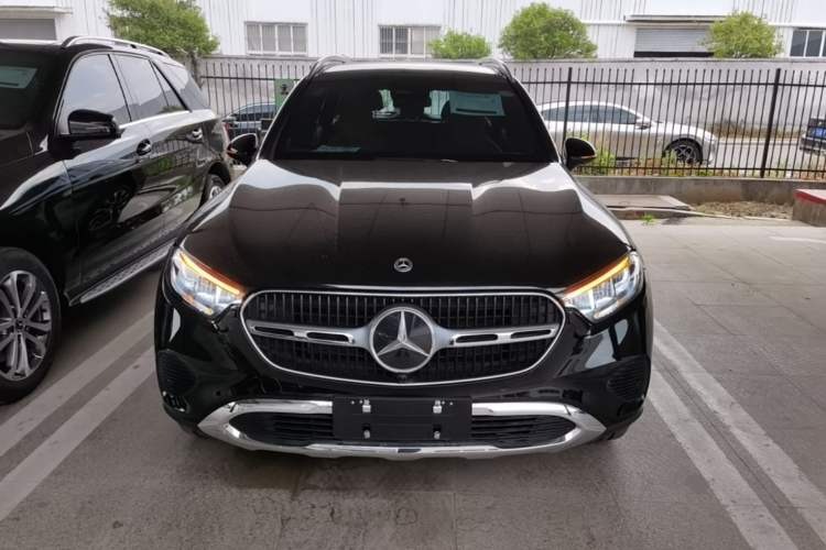 Used Mercedes-Benz GLC 2023 Facelift GLC 260 L 4MATIC Dynamic Version 5 Seats Front