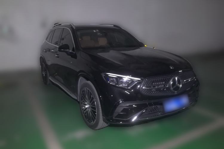 Used Mercedes-Benz GLC 2023 GLC 300 L 4MATIC Luxury 7-Seater Front Right 45 Deg