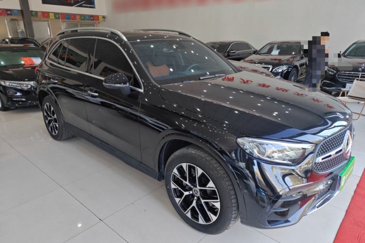 Used Mercedes-Benz GLC 2023 GLC 260 L 4MATIC Luxury Model 5 Seats Front Right 45 Deg