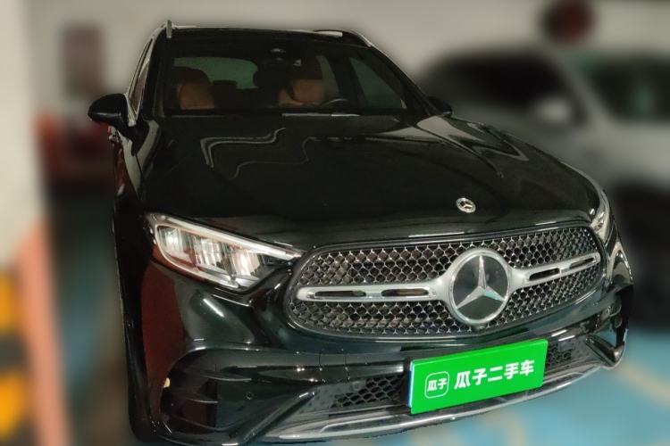 Used Mercedes-Benz GLC 2023 Facelift GLC 260 L 4MATIC Luxury Version 7-Seater Front Right 45 Deg