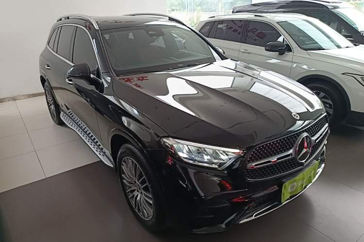 Used Mercedes-Benz GLC 2023 Refreshed GLC 300 L 4MATIC Dynamic Edition 5 Seats Front Right 45 Deg