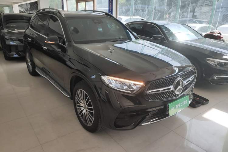 Used Mercedes-Benz GLC 2023 GLC 300 L 4MATIC Dynamic Edition 5-seater Front Right 45 Deg