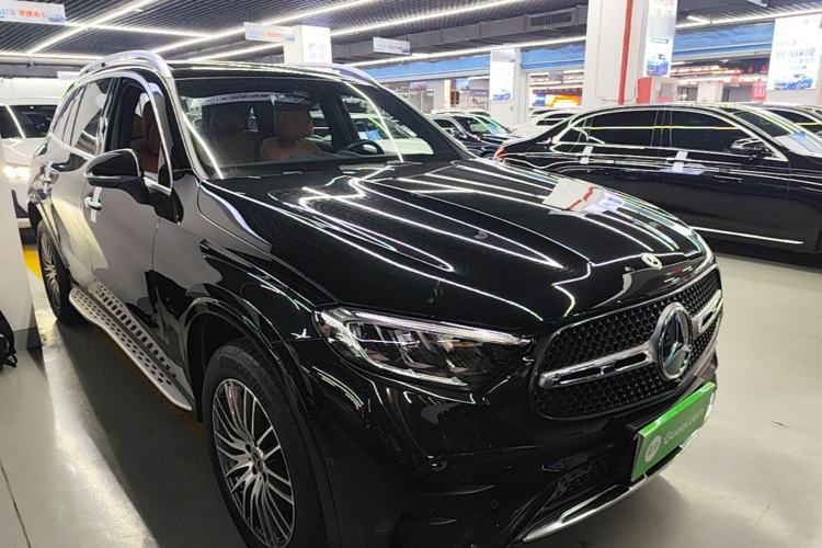 Used Mercedes-Benz GLC 2023 GLC 300 L 4MATIC Dynamic 7-Seater Front Right 45 Deg
