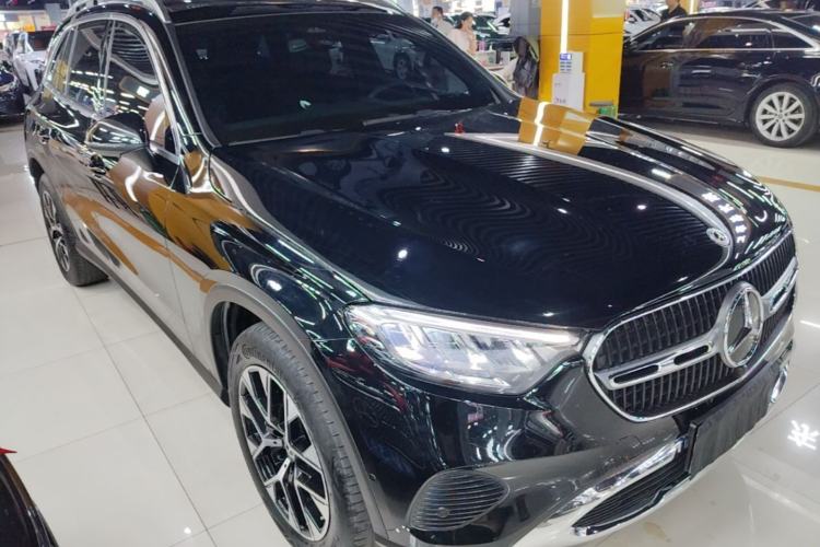 Used Mercedes-Benz GLC 2023 GLC 260 L 4MATIC Dynamic Edition 5-seater Front Right 45 Deg