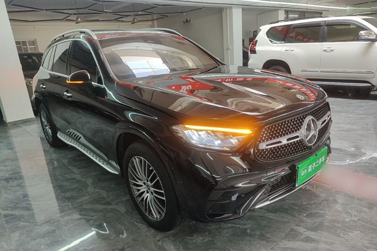Used Mercedes-Benz GLC 2023 GLC 300 L 4MATIC Dynamic Edition 5-seater Front Right 45 Deg