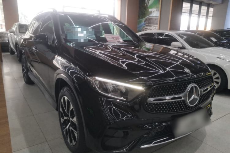 Used Mercedes-Benz GLC 2023 GLC 260 L 4MATIC Luxury Model 5 Seats Front Right 45 Deg