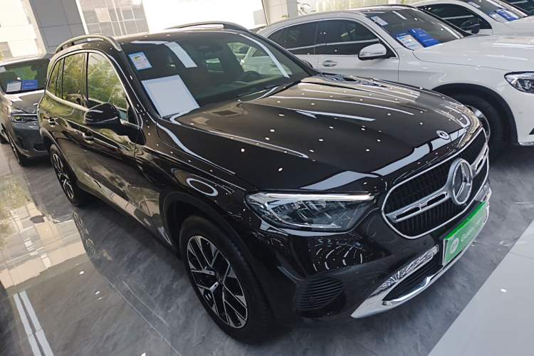 Used Mercedes-Benz GLC 2023 GLC 260 L 4MATIC Dynamic Edition 5-seater Front Right 45 Deg