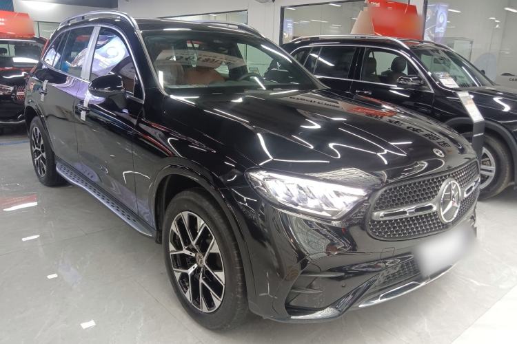 Used Mercedes-Benz GLC 2023 Facelift GLC 260 L 4MATIC Luxury Version 7-Seater Front Right 45 Deg