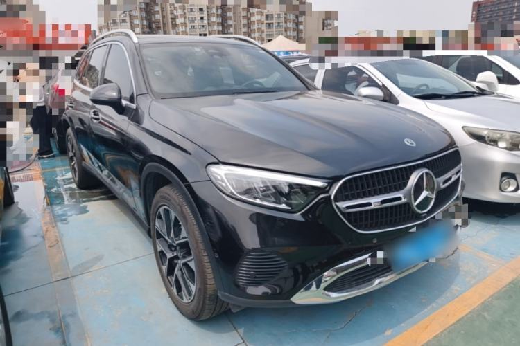 Used Mercedes-Benz GLC 2023 Facelift GLC 260 L 4MATIC Dynamic Version 5 Seats Front Right 45 Deg
