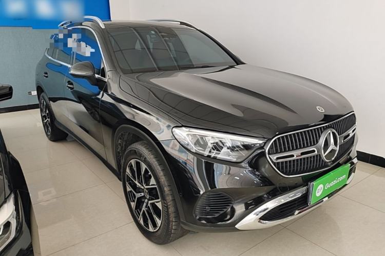 Used Mercedes-Benz GLC 2023 Facelift GLC 260 L 4MATIC Dynamic Version 5 Seats Front Right 45 Deg