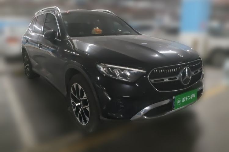 Used Mercedes-Benz GLC 2023 Facelift GLC 260 L 4MATIC Dynamic Version 5 Seats Front Right 45 Deg