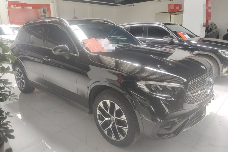 Used Mercedes-Benz GLC 2023 GLC 260 L 4MATIC Luxury Model 5 Seats Front Right 45 Deg