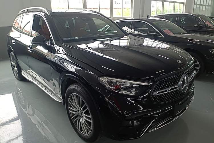 Used Mercedes-Benz GLC 2023 Refreshed GLC 300 L 4MATIC Dynamic Edition 5 Seats Front Right 45 Deg